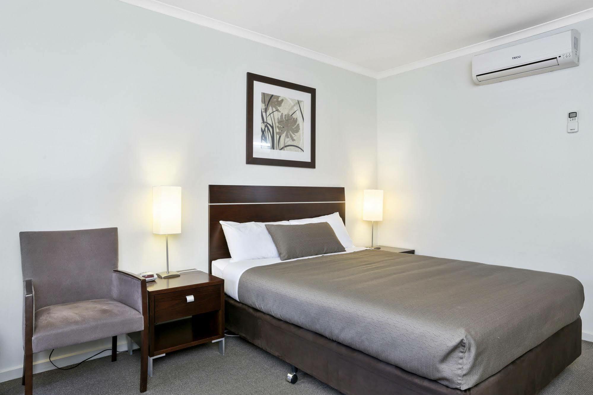 Elm Tree Motel 워남불 외부 사진