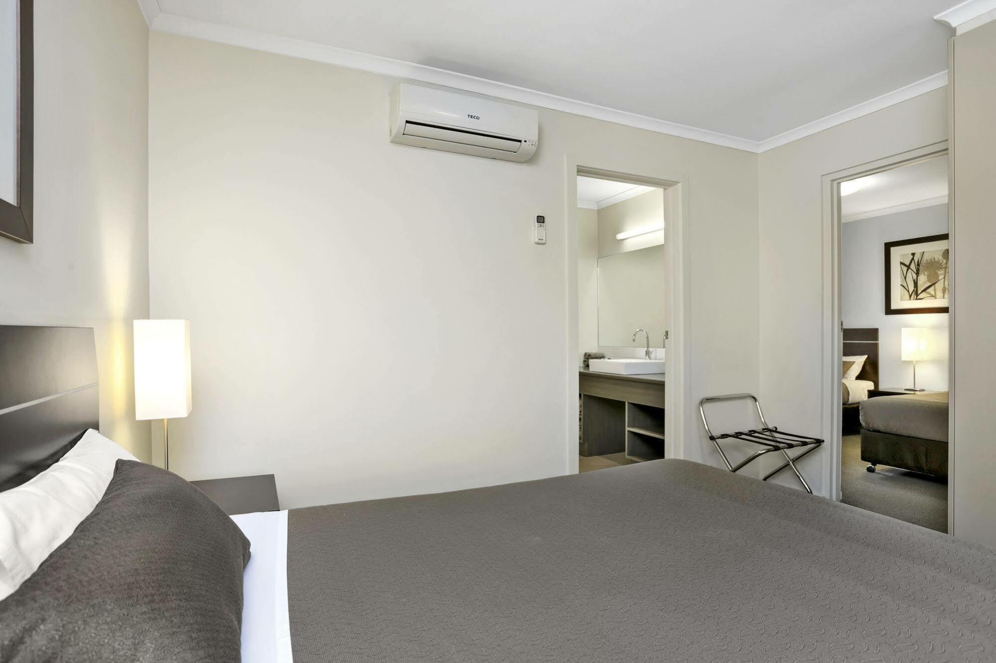 Elm Tree Motel 워남불 외부 사진